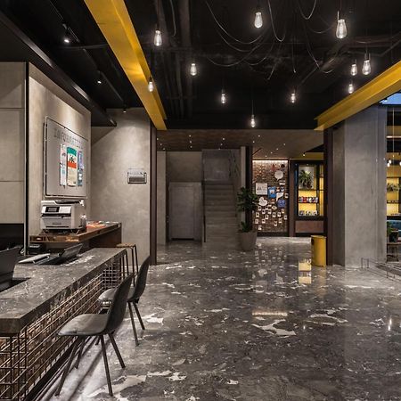 Hotel Leisure 台南行旅-巷弄潮旅 Exteriör bild